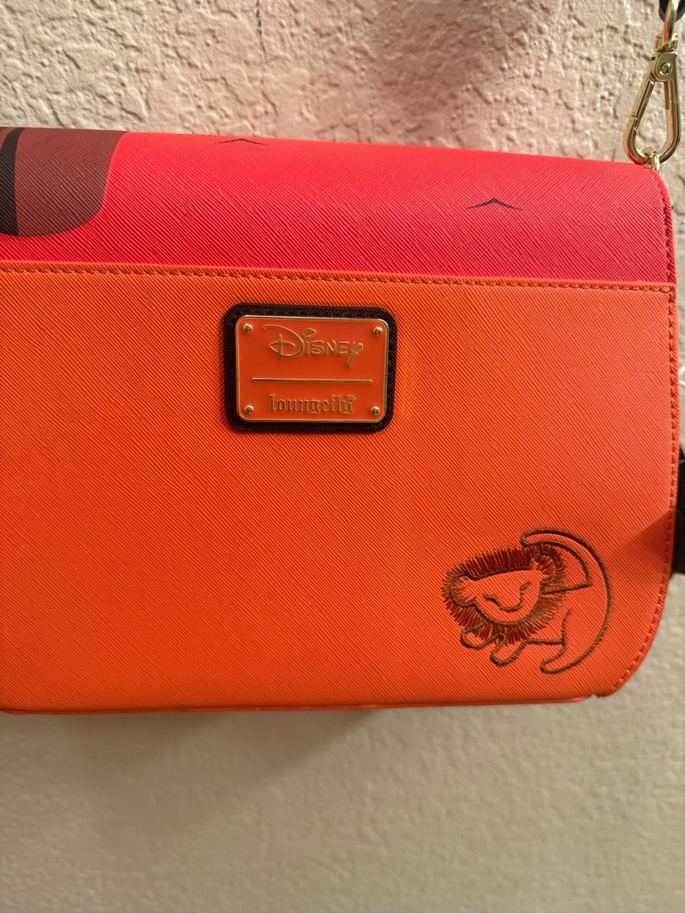 The Lion King 30th Anniversary Pride Rock Crossbody Bag - Picture 4 of 13